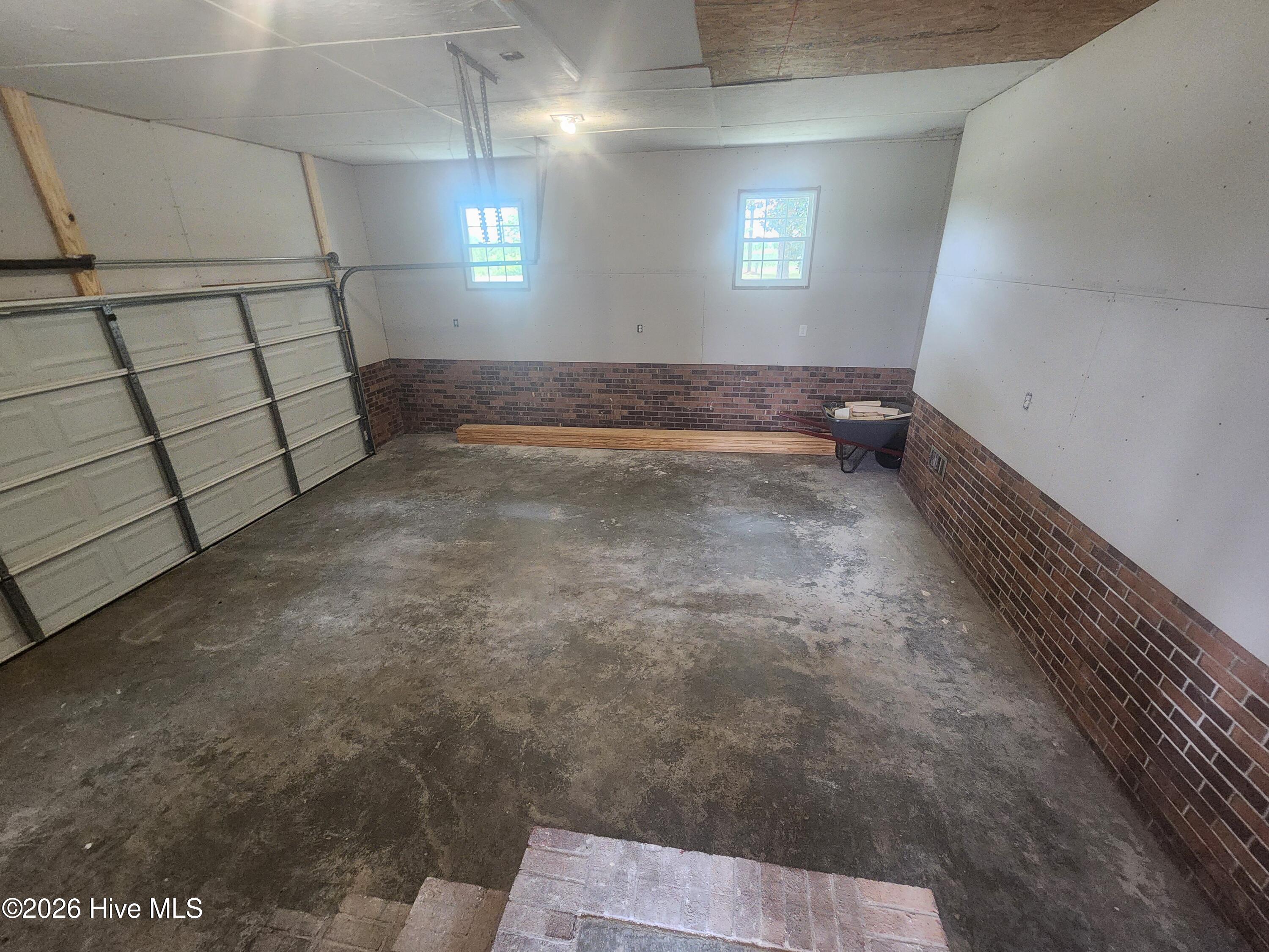 4338 Grifton Hugo Road Grifton, NC 28530 - Photo 37 of 55 Garage