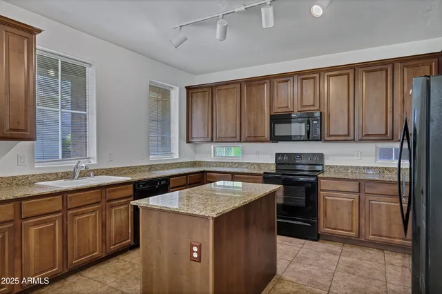 $1,800 | 10132 East Isleta Avenue, Mesa, AZ 85209