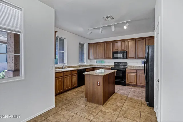 $1,800 | 10132 East Isleta Avenue, Mesa, AZ 85209