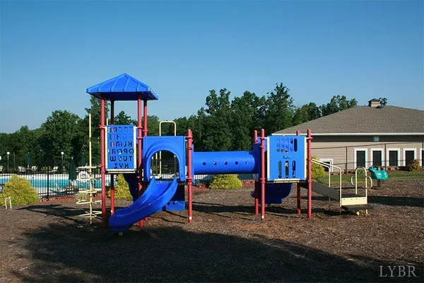 $49,000 | 47 Spyglass Lane, Huddleston, VA 24104