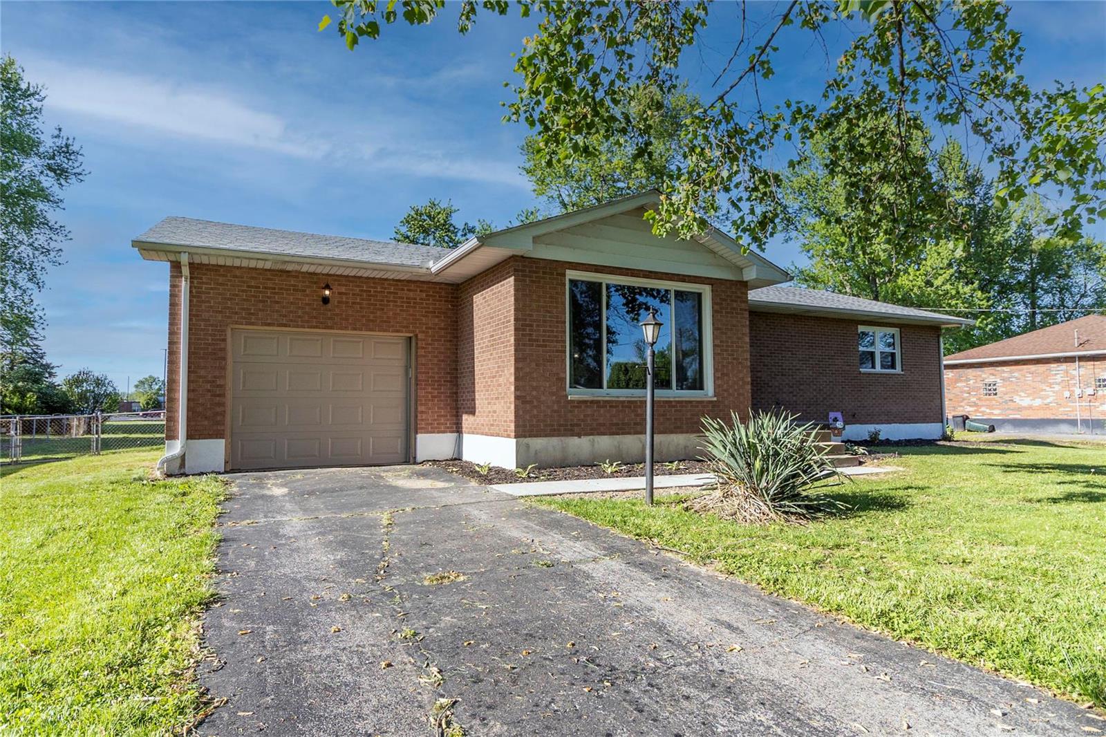 2447 Morrison Road Granite City, IL 62040 - Photo 3 of 21 Gallery Image 3