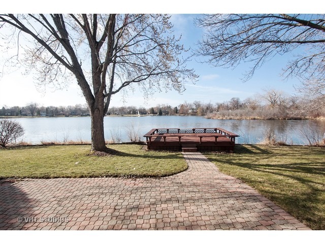 382 Northgate Road Lindenhurst, IL 60046 - Photo 10 of 10 a view of a yard with an outdoor space