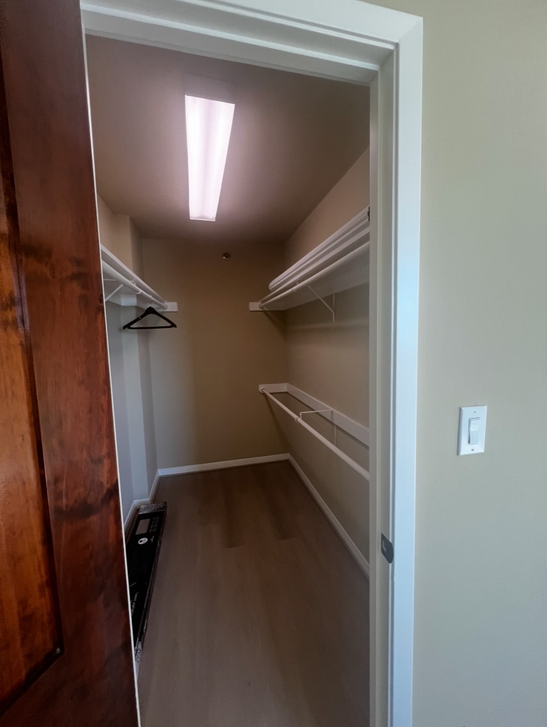 3525 Sage Road, Unit 1708 Houston, TX 77056 - Photo 9 of 14 a view of an empty room