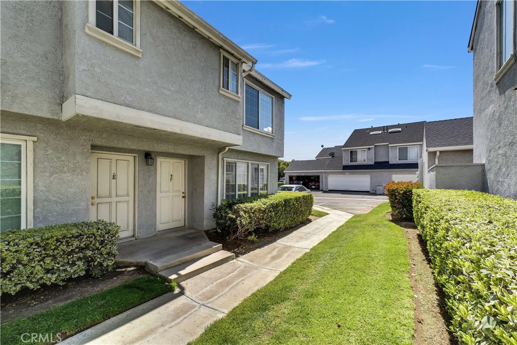 176 West Walnut Avenue, Unit F Rialto, CA 92376 - Photo 1 of 1