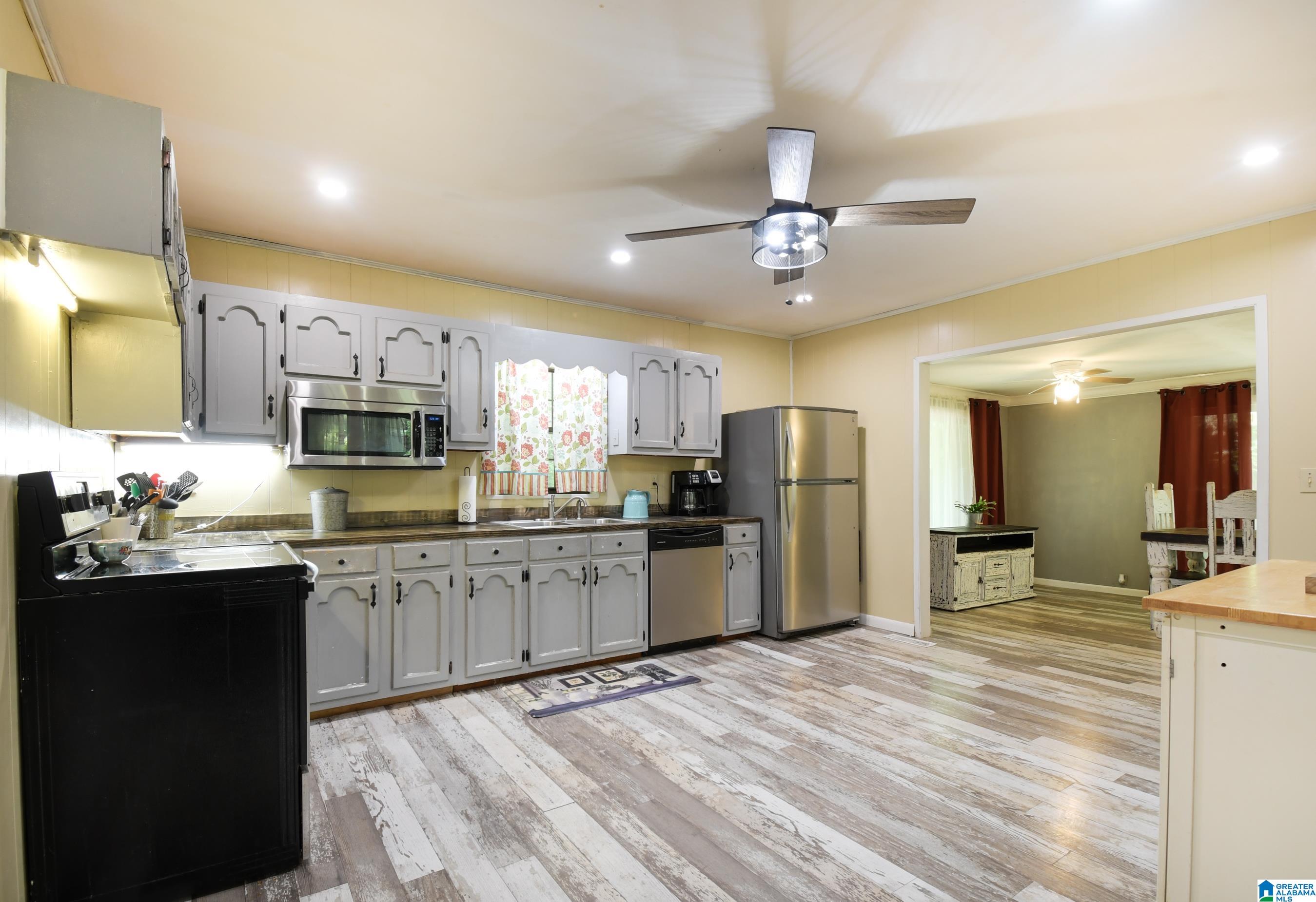 1215 County Road 193 Jemison, AL 35085 - Photo 7 of 33