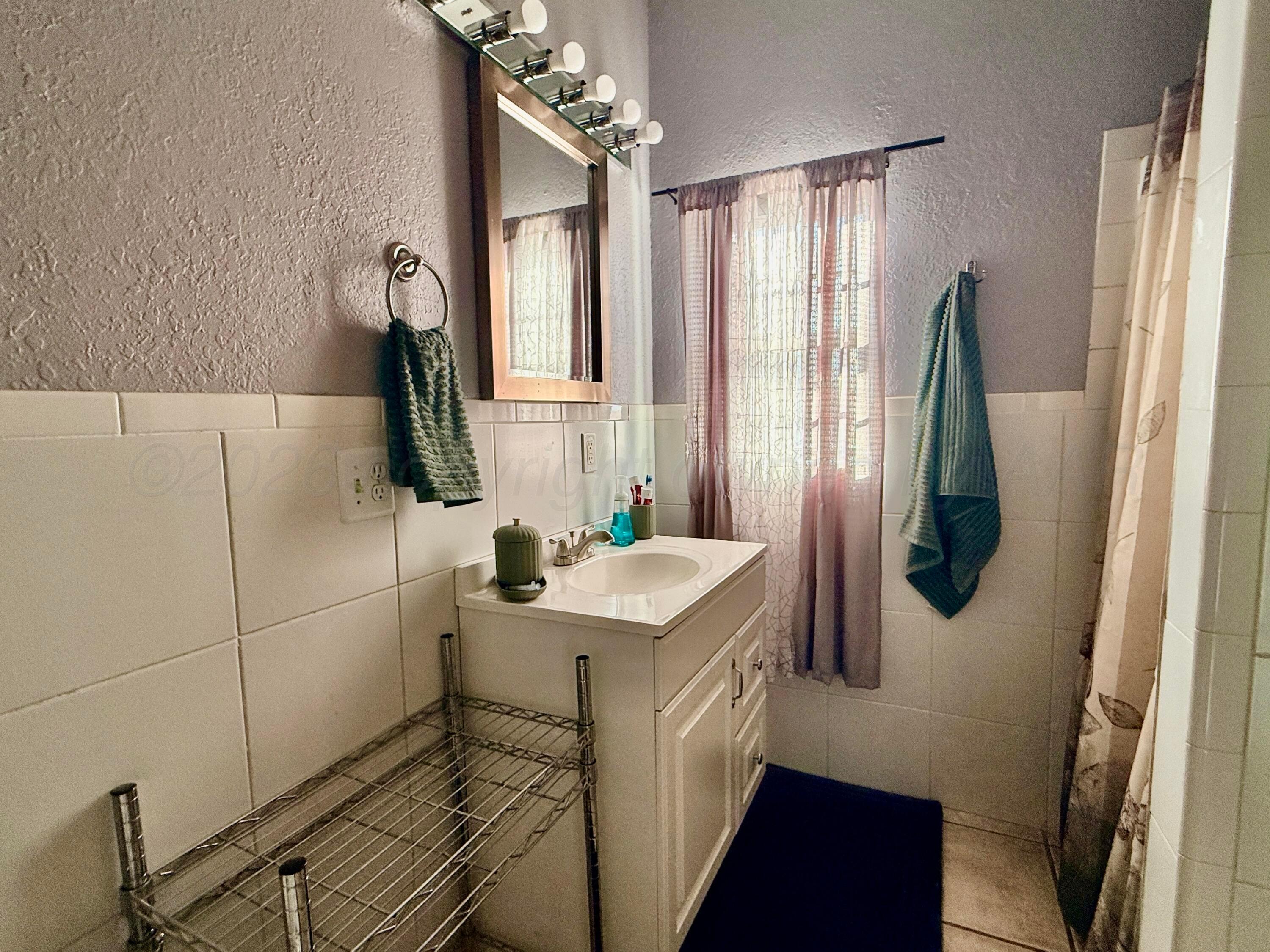 5496 West Rd R Dumas, TX 79029 - Photo 31 of 40 Bathroom 3