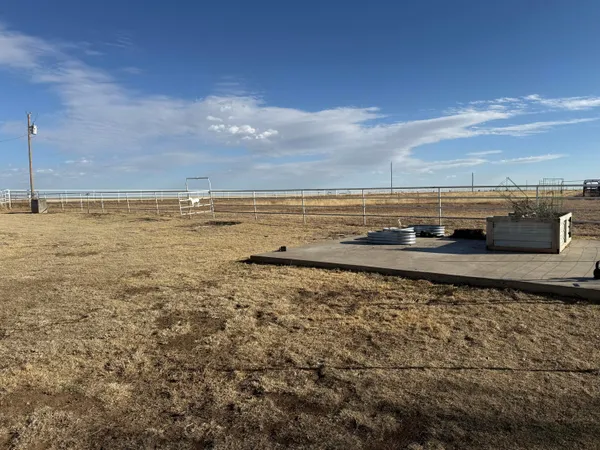 $490,000 | 5496 West Rd R, Dumas, TX 79029