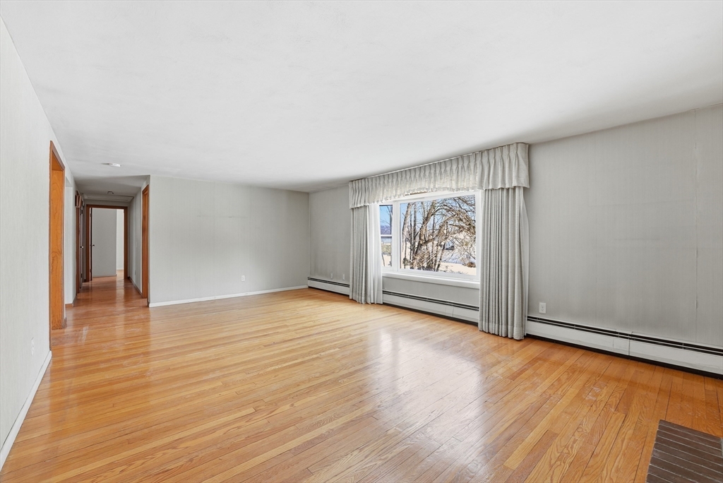 303 Kibbe Road East Longmeadow, MA 01028 - Photo 9 of 42 Gallery Image 9