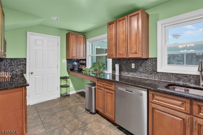 2090 Raritan Road Scotch Plains, NJ 07076 - Photo 6 of 43 Gallery Image 6