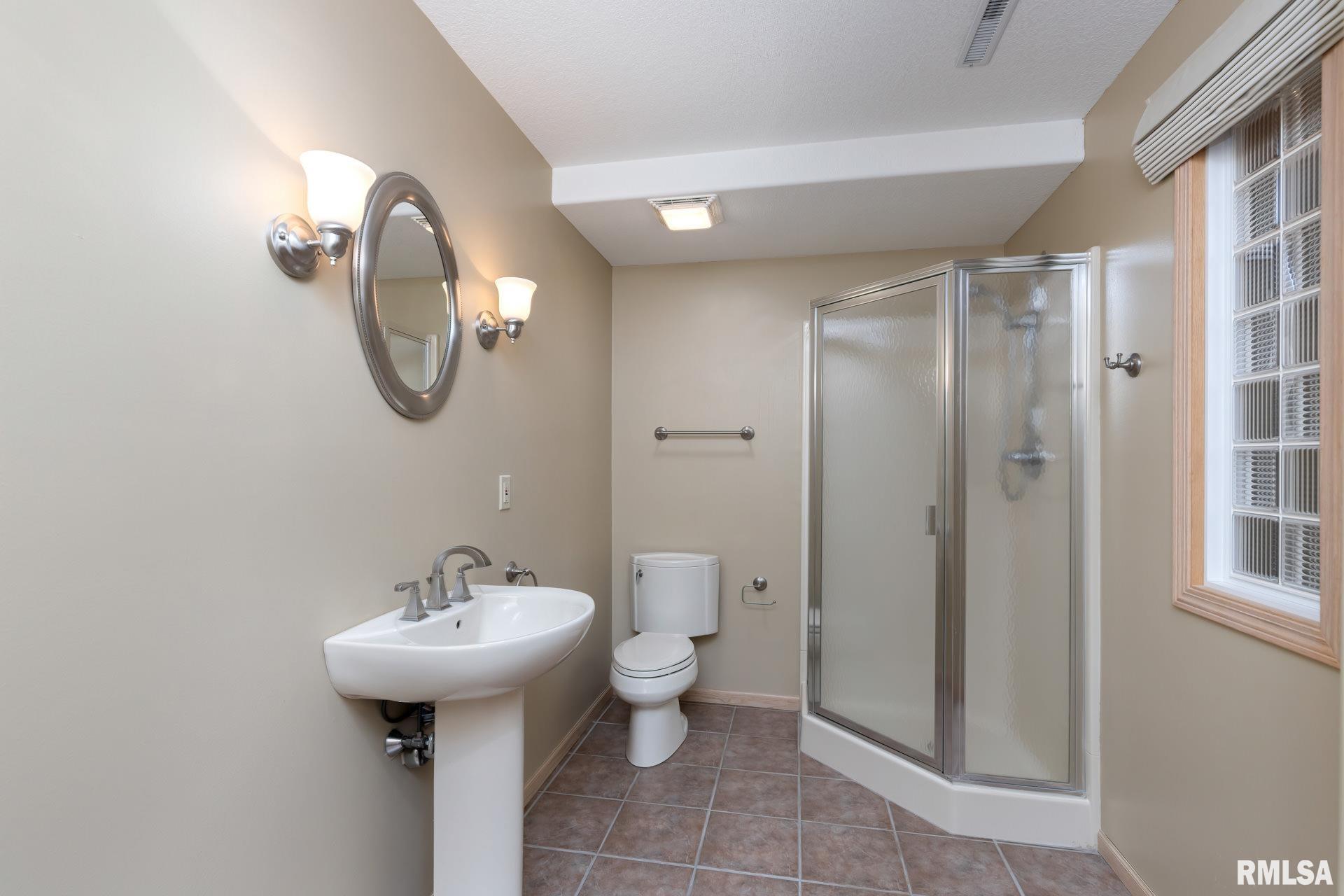 6812 Ridges Court Bettendorf, IA 52722 - Photo 36 of 50 Gallery Image 36