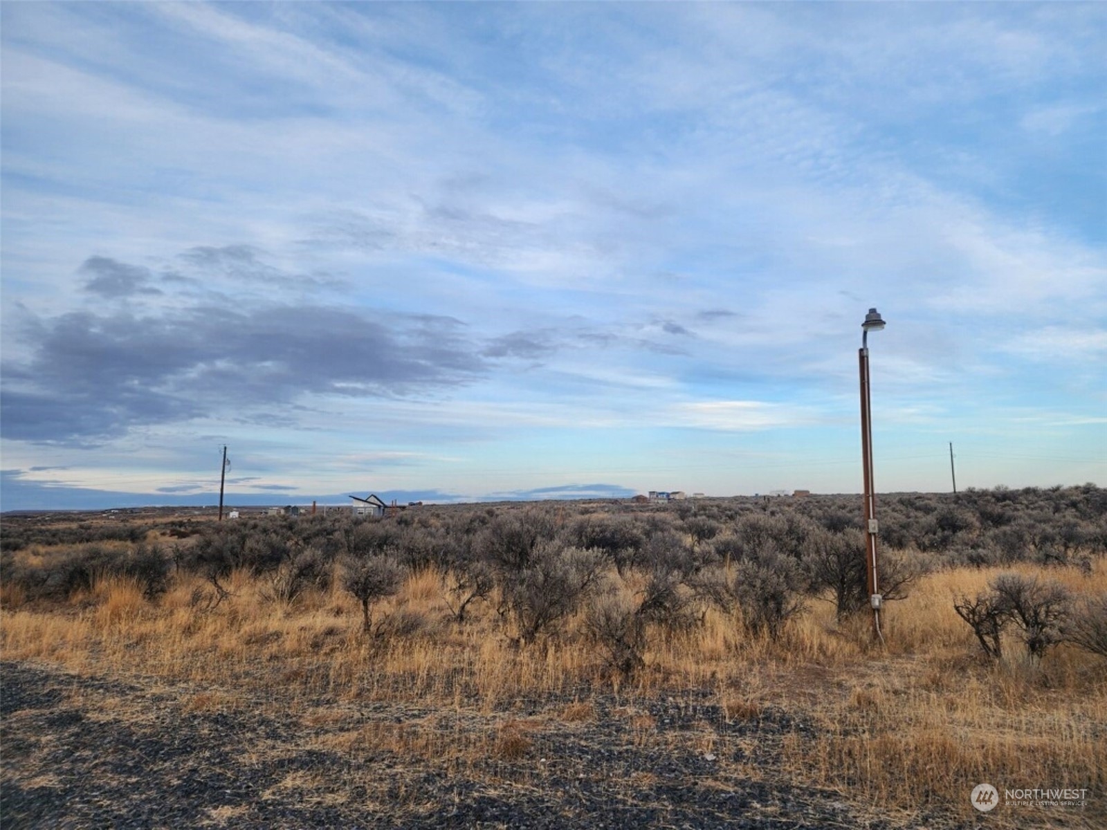 565 Snaffle Court Ephrata, WA 98823 - Photo 3 of 40 a view of a lake view