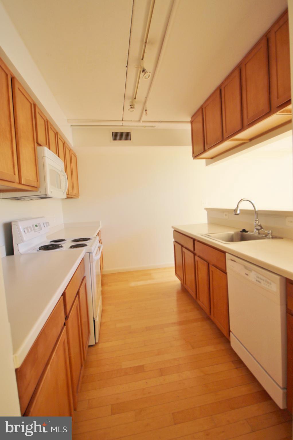 424 N Street Northwest, Unit B Washington, DC 20001 - Photo 12 of 20