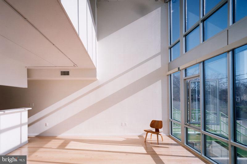 424 N Street Northwest, Unit B Washington, DC 20001 - Photo 3 of 20