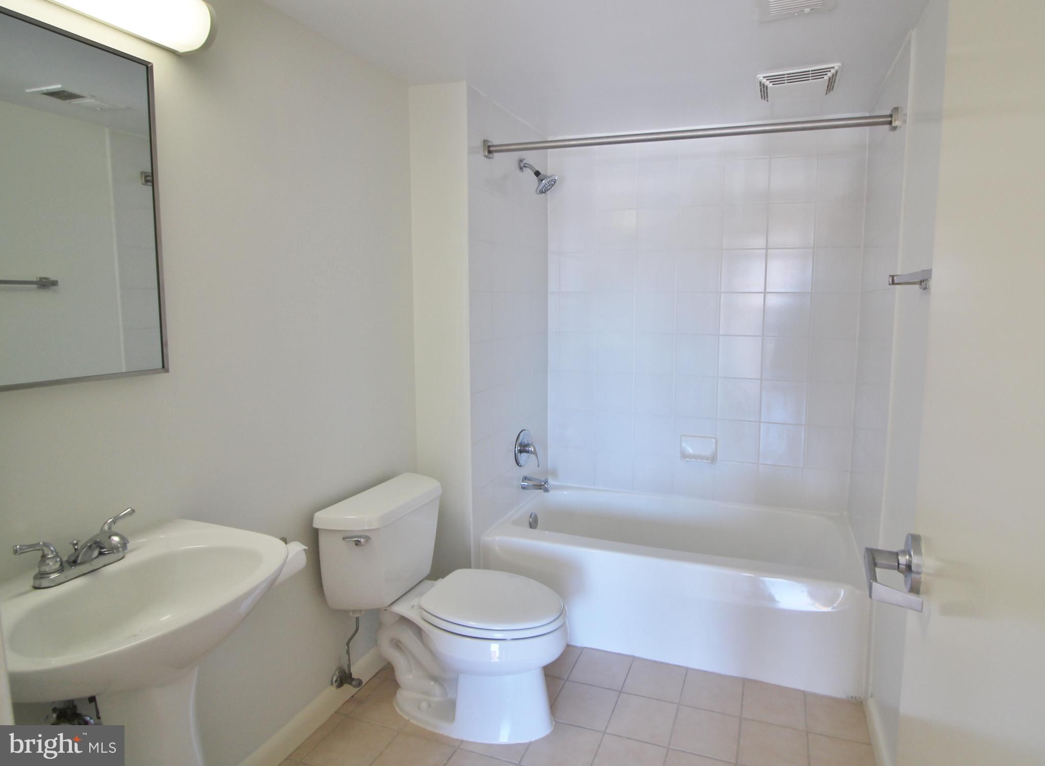424 N Street Northwest, Unit B Washington, DC 20001 - Photo 5 of 20