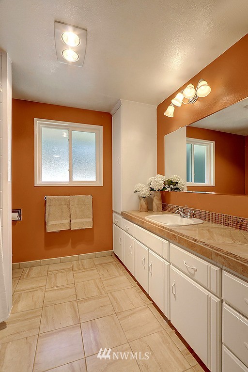 10919 Circle Drive Bothell, WA 98011 - Photo 12 of 25