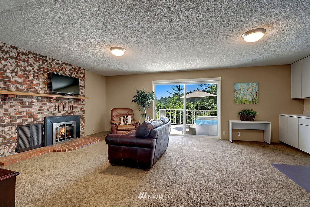 10919 Circle Drive Bothell, WA 98011 - Photo 13 of 25