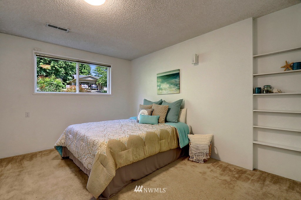 10919 Circle Drive Bothell, WA 98011 - Photo 15 of 25