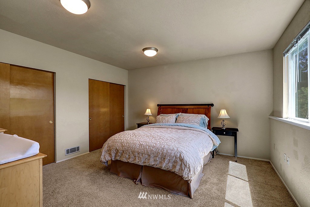 10919 Circle Drive Bothell, WA 98011 - Photo 20 of 25