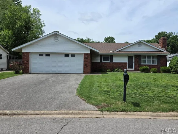 $180,000 | 705 Linden Lane, Sikeston, MO 63801