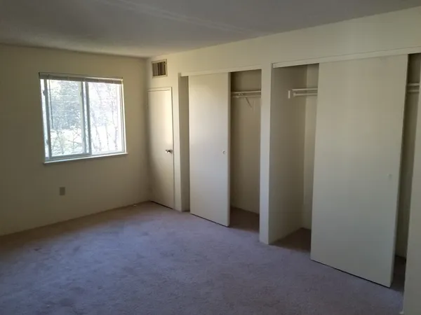 $2,100 | 46 Silver Hill Lane, Unit 10, Natick, MA 01760