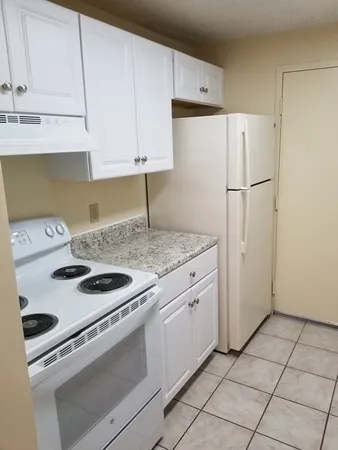 $2,100 | 46 Silver Hill Lane, Unit 10, Natick, MA 01760