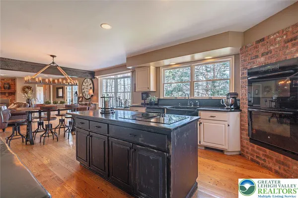 $849,900 | 6145 Woodledge Drive, Orefield, PA 18069