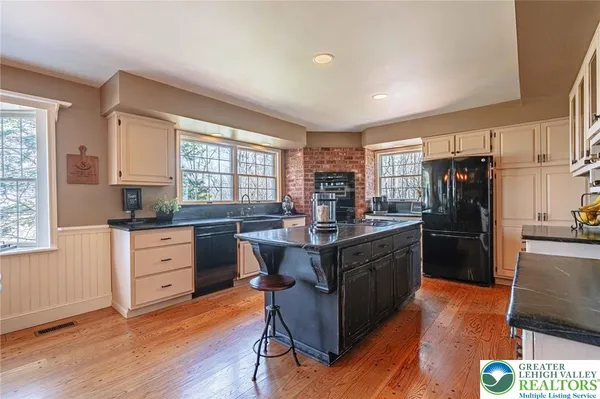 $849,900 | 6145 Woodledge Drive, Orefield, PA 18069
