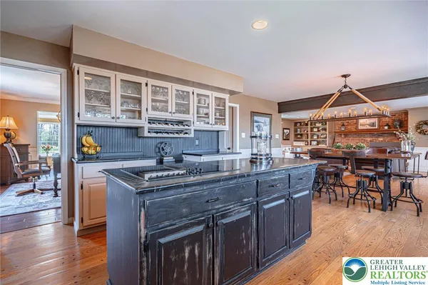 $849,900 | 6145 Woodledge Drive, Orefield, PA 18069