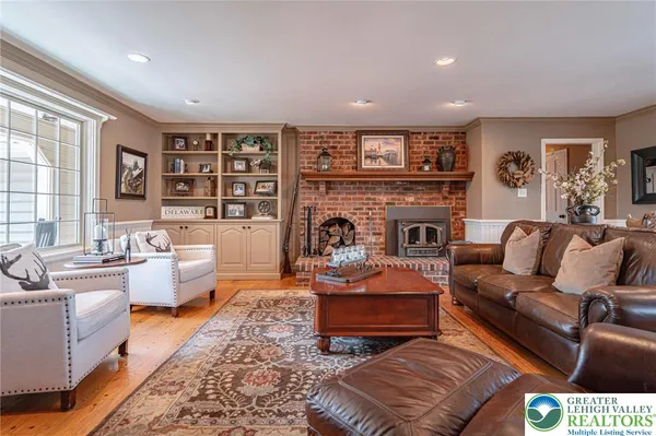 $849,900 | 6145 Woodledge Drive, Orefield, PA 18069