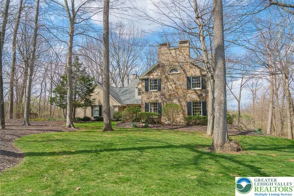 $849,900 | 6145 Woodledge Drive, Orefield, PA 18069