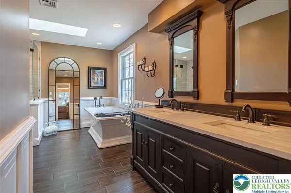 $849,900 | 6145 Woodledge Drive, Orefield, PA 18069