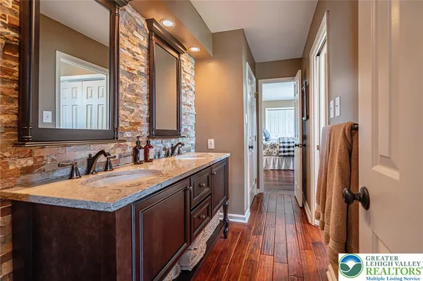 $849,900 | 6145 Woodledge Drive, Orefield, PA 18069