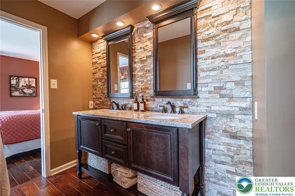 $849,900 | 6145 Woodledge Drive, Orefield, PA 18069