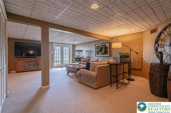 $849,900 | 6145 Woodledge Drive, Orefield, PA 18069