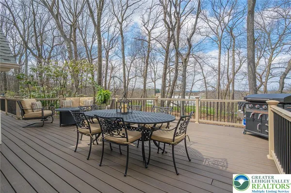 $849,900 | 6145 Woodledge Drive, Orefield, PA 18069