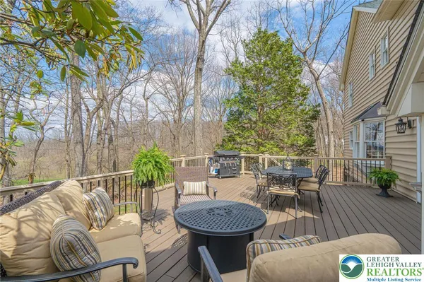 $849,900 | 6145 Woodledge Drive, Orefield, PA 18069