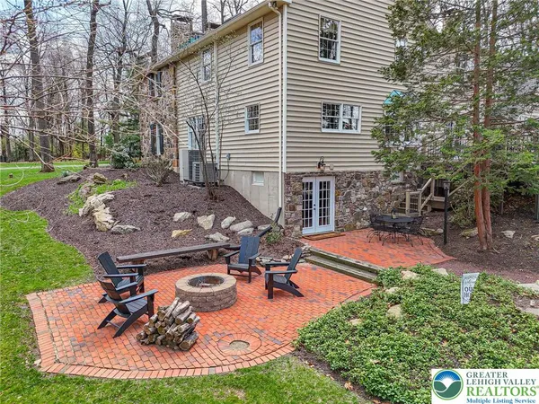 $849,900 | 6145 Woodledge Drive, Orefield, PA 18069