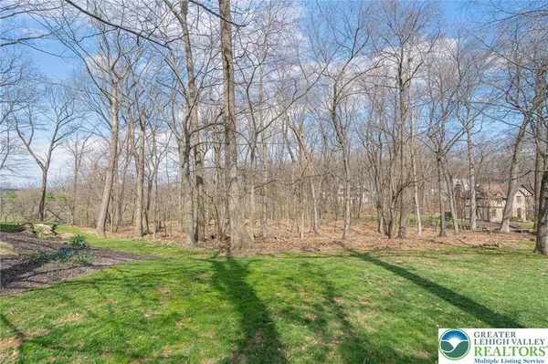 $849,900 | 6145 Woodledge Drive, Orefield, PA 18069