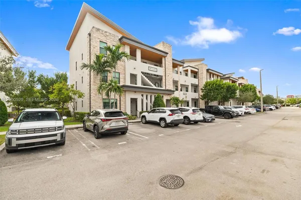 $490,000 | 7809 Northwest 104th Avenue, Unit 1, Doral, FL 33178