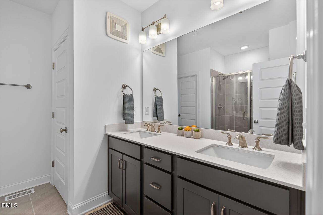 1210 Coach Station Alley, Unit 101 Raleigh, NC 27601 - Photo 15 of 31 22 (3)