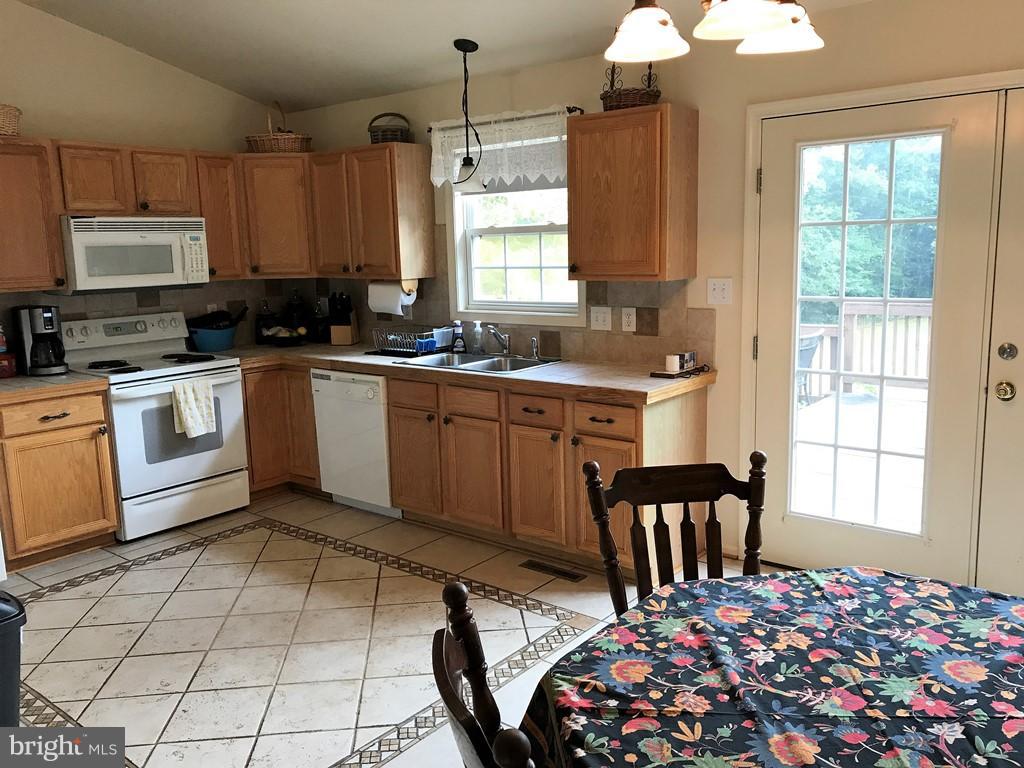 10456 Dixon Road Culpeper, VA 22701 - Photo 2 of 18 Kitchen