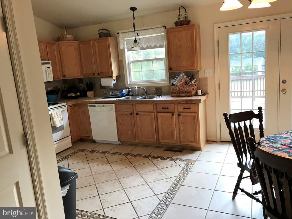 10456 Dixon Road Culpeper, VA 22701 - Photo 15 of 18 Eat In Kitchen