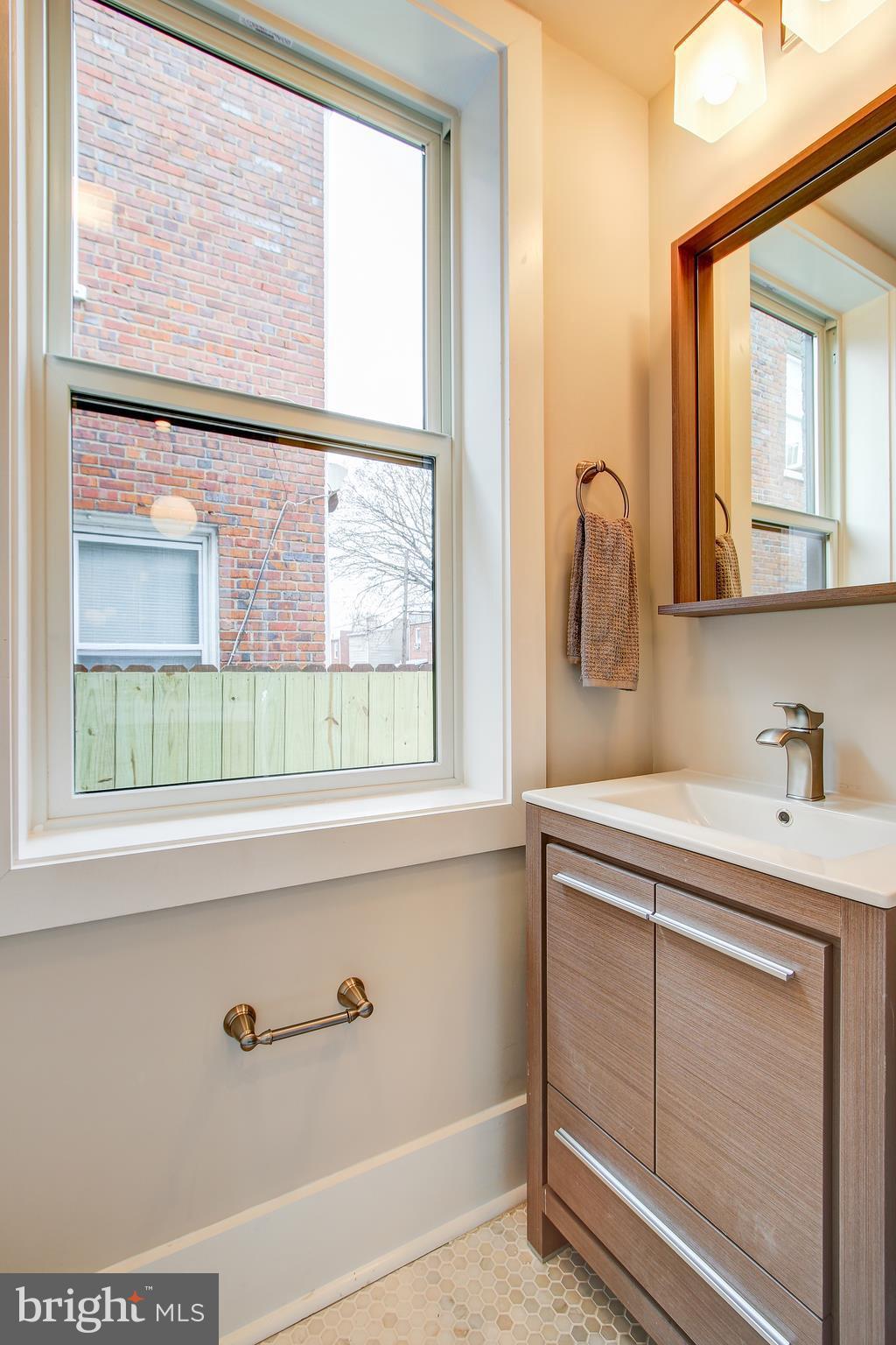 608 Roxboro Place Northwest Washington, DC 20011 - Photo 14 of 30 Bath