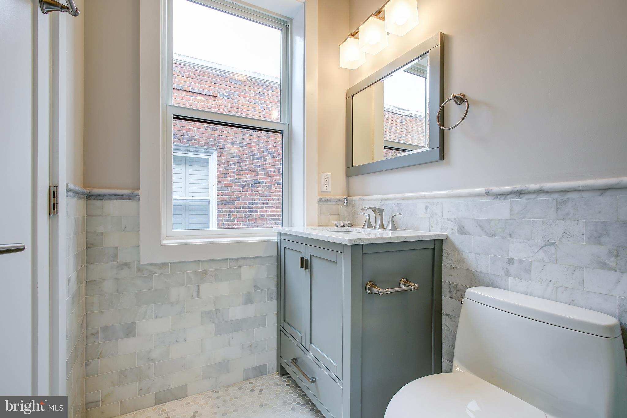 608 Roxboro Place Northwest Washington, DC 20011 - Photo 23 of 30 Bath (Master)