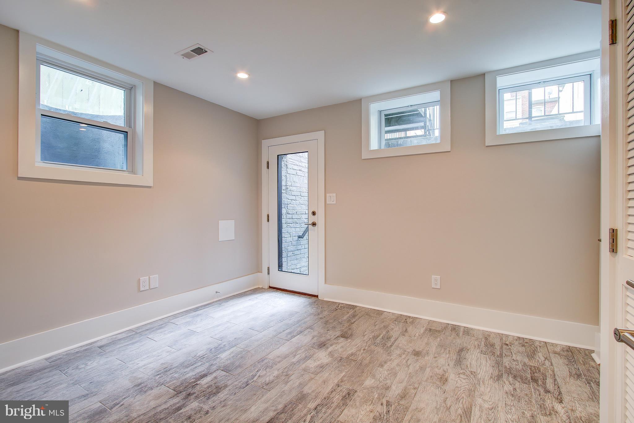 608 Roxboro Place Northwest Washington, DC 20011 - Photo 25 of 30 Bedroom