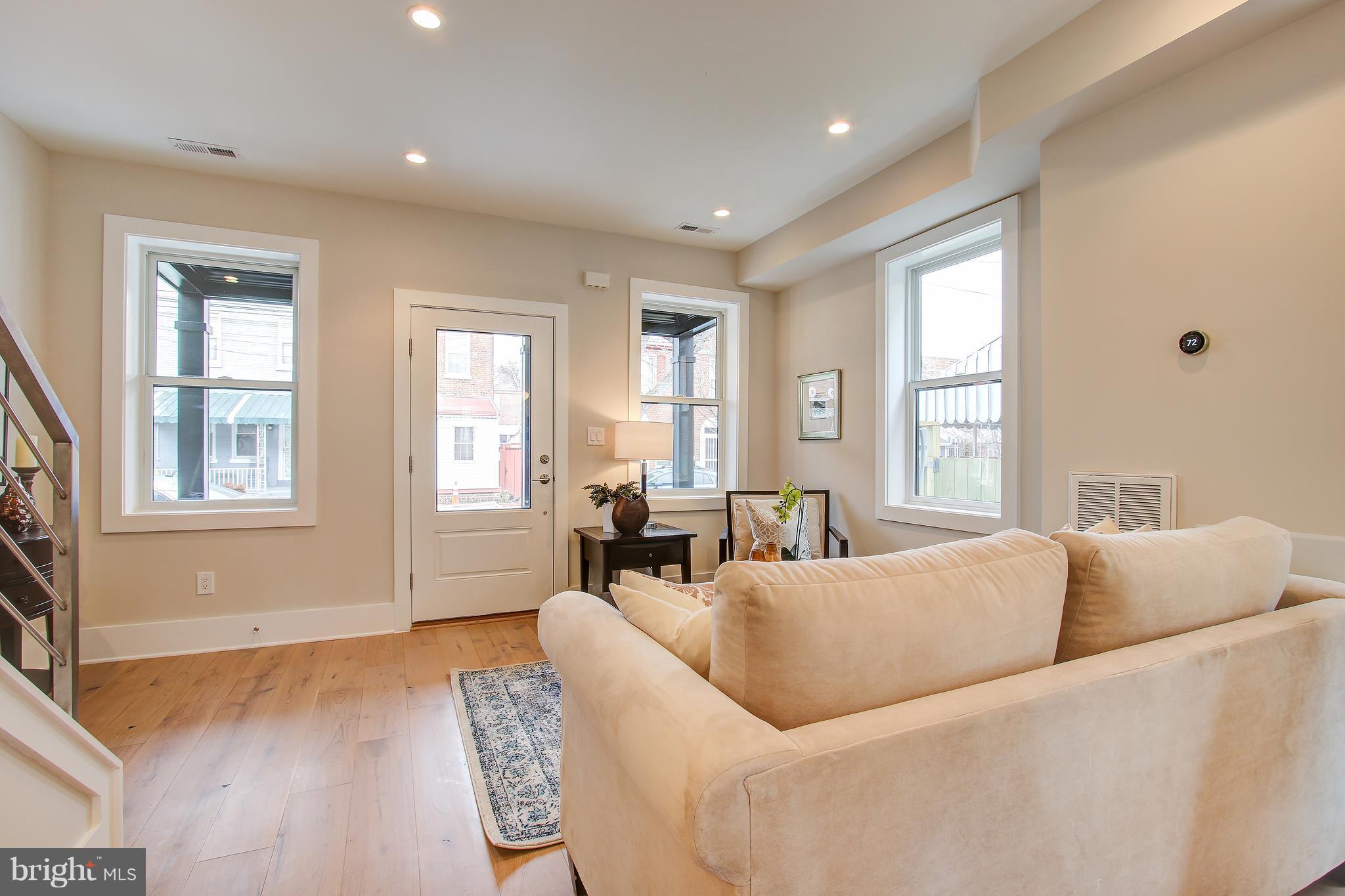 608 Roxboro Place Northwest Washington, DC 20011 - Photo 5 of 30 Living Room
