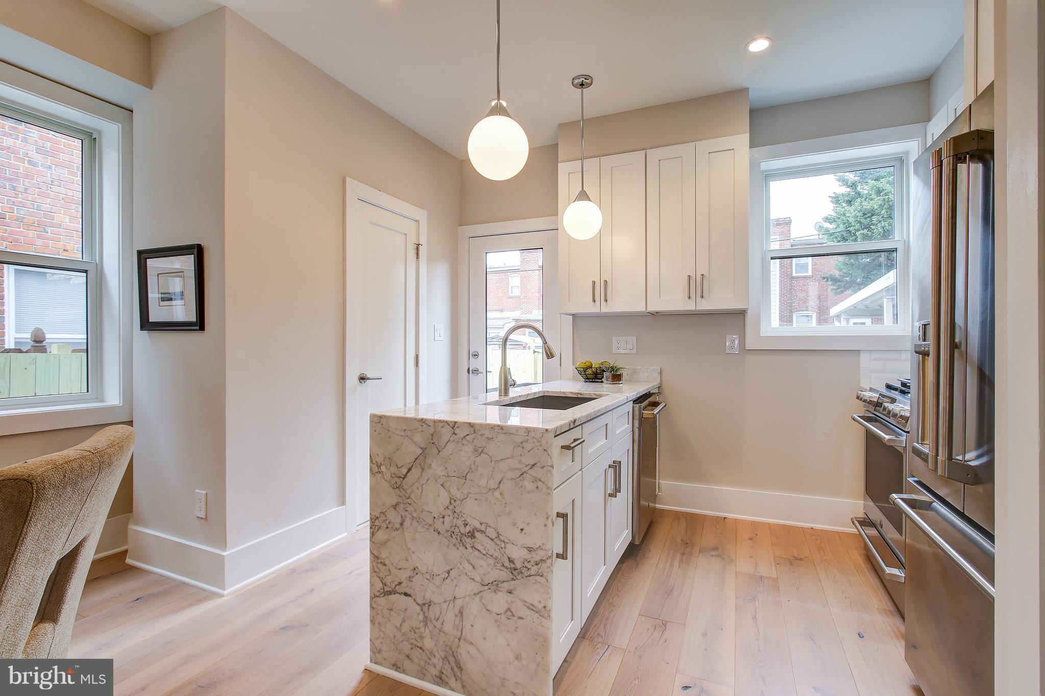 608 Roxboro Place Northwest Washington, DC 20011 - Photo 10 of 30 Kitchen