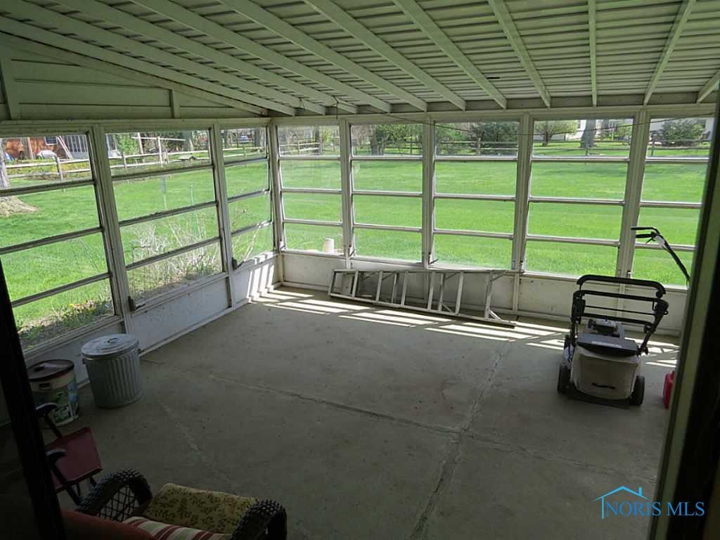7540 Club Road Sylvania, OH 43560 - Photo 17 of 20 Exterior Front. Backporch