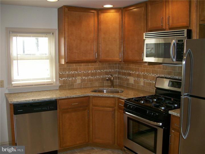 369 Tree Street Philadelphia, PA 19148 - Photo 12 of 19 Kitchen
