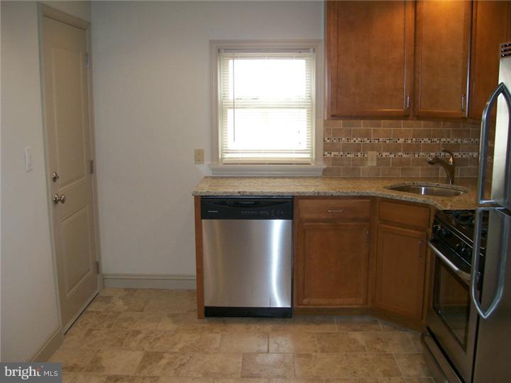 369 Tree Street Philadelphia, PA 19148 - Photo 13 of 19 Kitchen